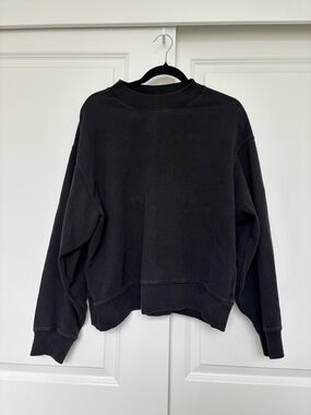Uniqlo Black Crewneck Sweatshirt Size L